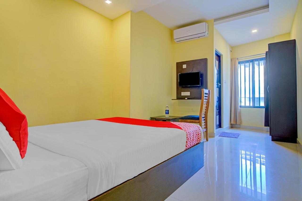 Oyo Flagship 77876 Amigo Suites Kochi Zewnętrze zdjęcie